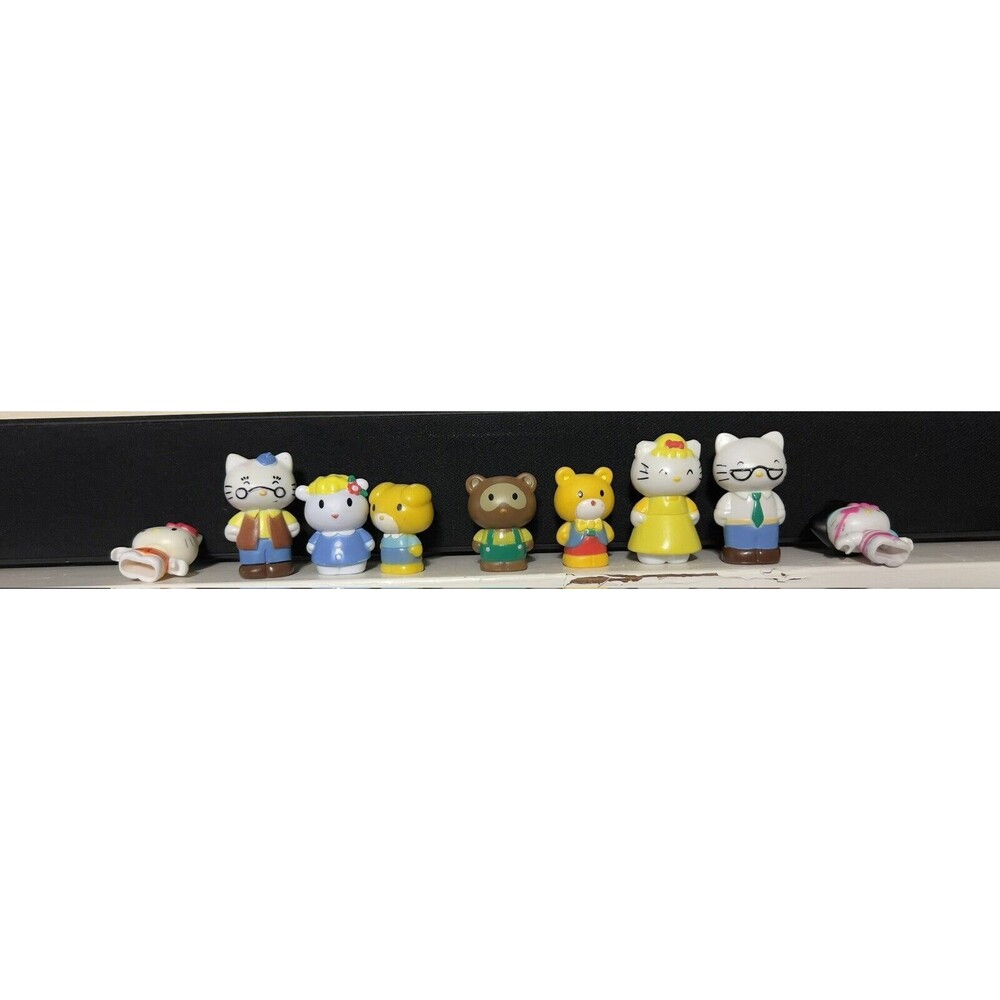 Hello Kitty Squinkie Figurines-Set of 9 With Play Mat - Picture 8 of 8